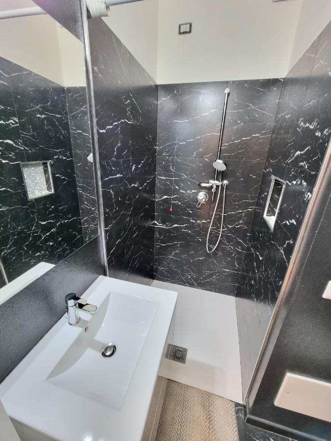 Entos Suite Cagliari Ngoại thất bức ảnh